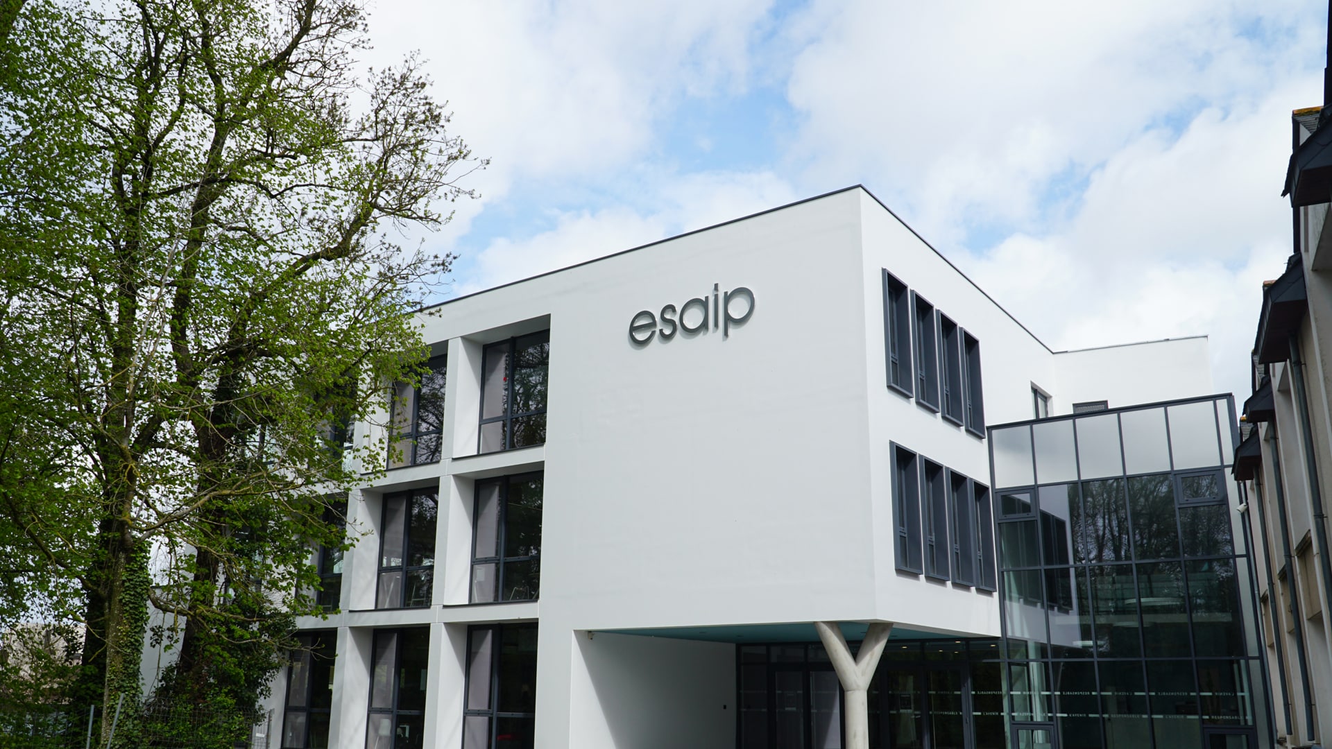 une-article-rentree-ambitieuse-esaip-1