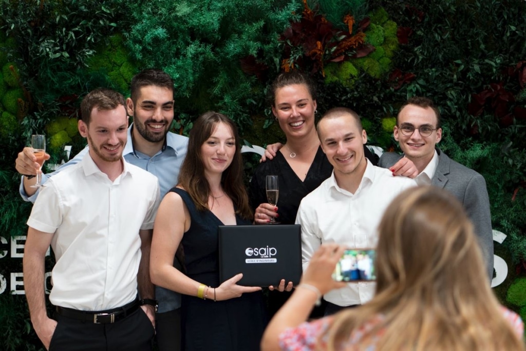 De jeunes diplômés Esaip