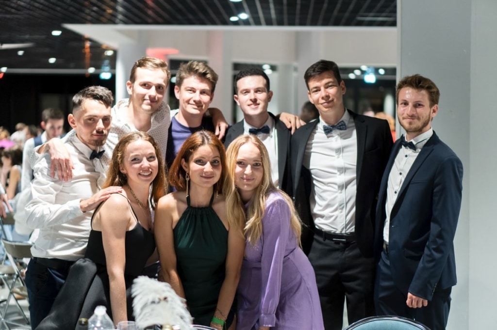 De jeunes diplômés Esaip