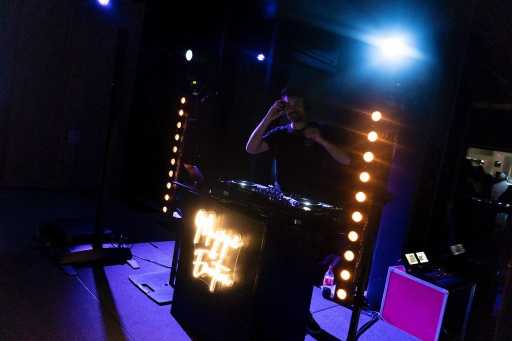 Le DJ de la soirée de gala