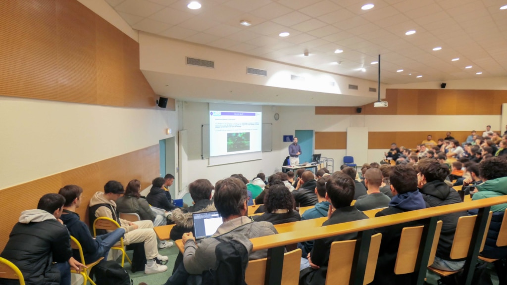Conférence autour de la Cyber